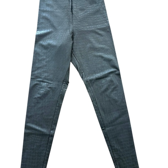 Commando Pants - Commando Black alligator Leggings with Pink Logo